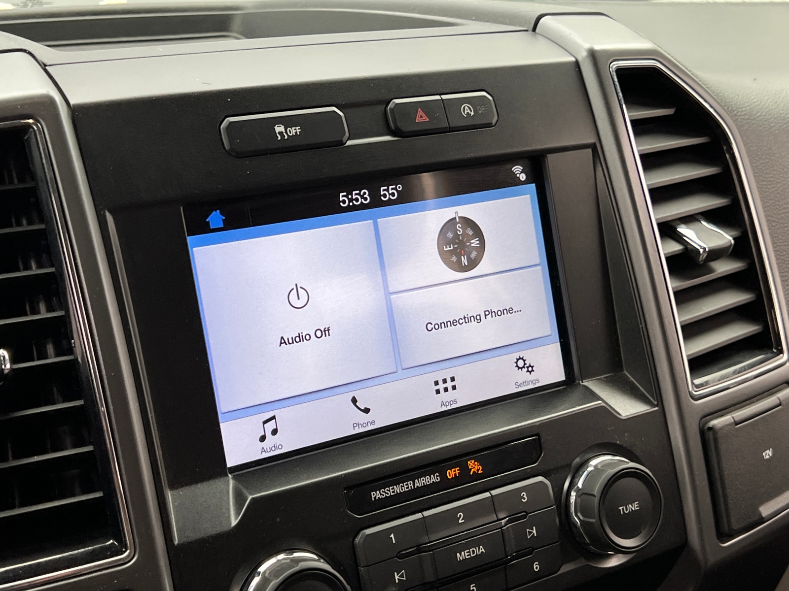 Thumbnail: 2019 Ford Econoline - 4