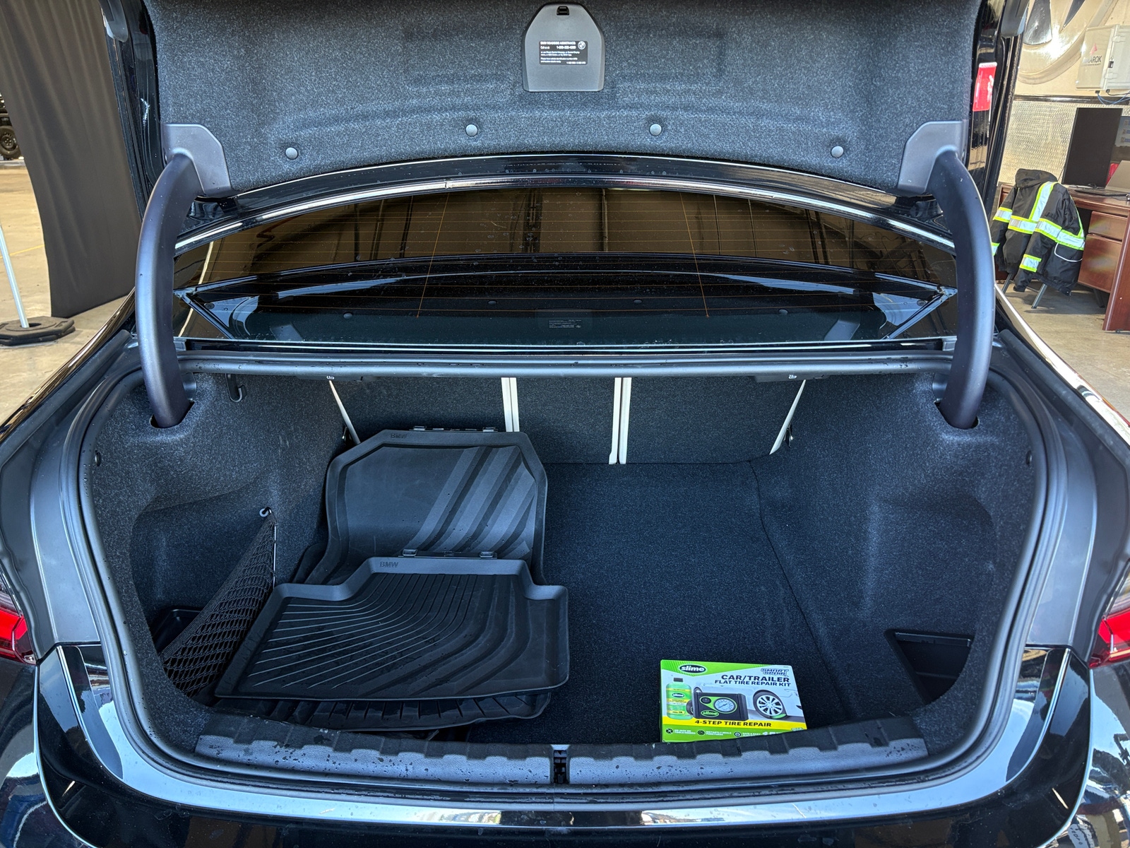 Thumbnail: 2025 BMW 3 Series - 6