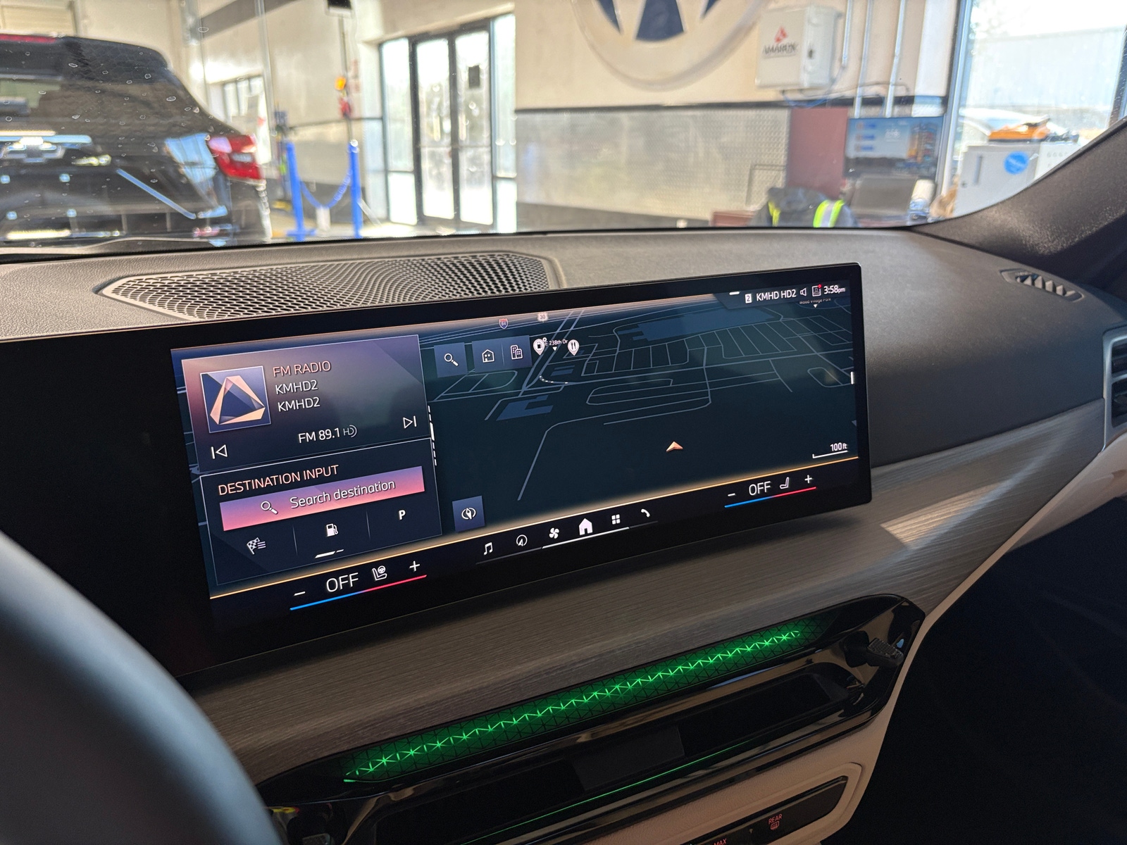 Thumbnail: 2025 BMW 3 Series - 3