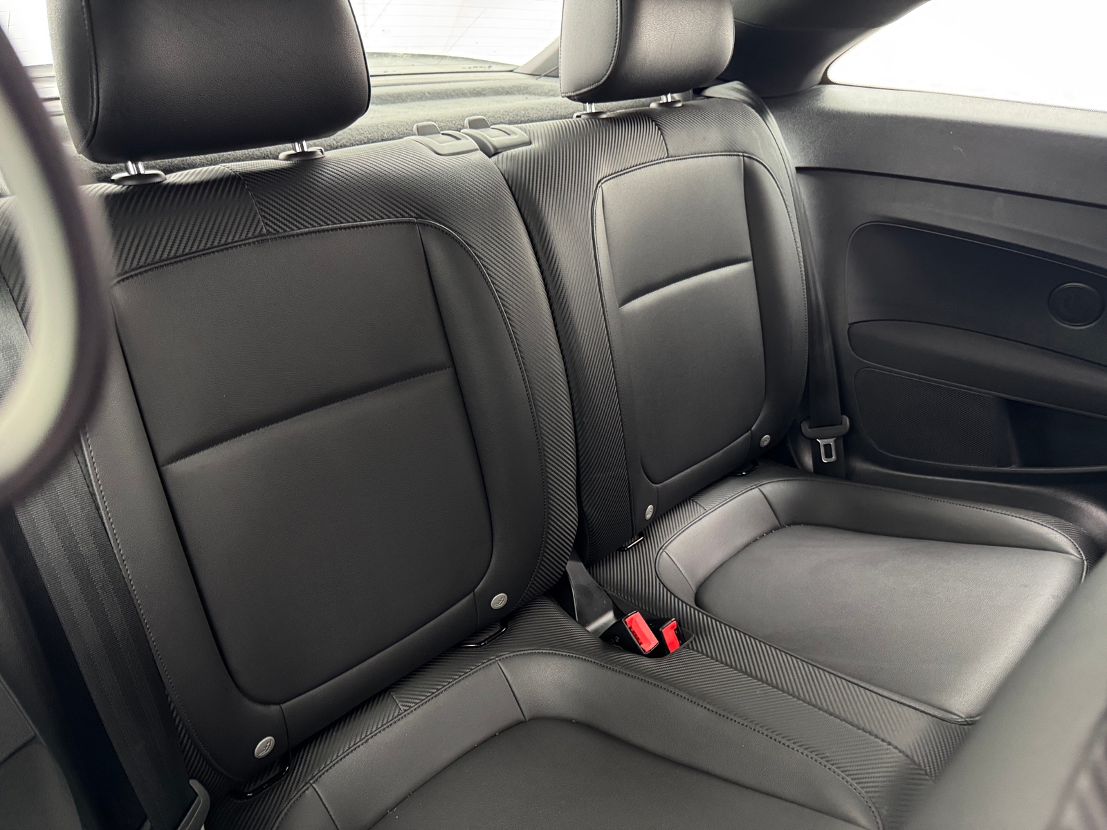 Thumbnail: 2018 Volkswagen Beetle - 5