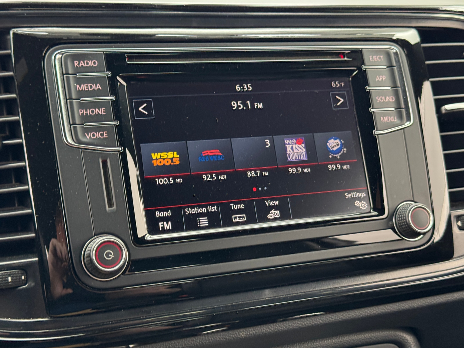 Thumbnail: 2018 Volkswagen Beetle - 3