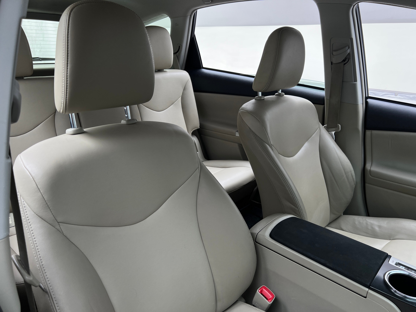 Thumbnail: 2012 Toyota Prius v - 2