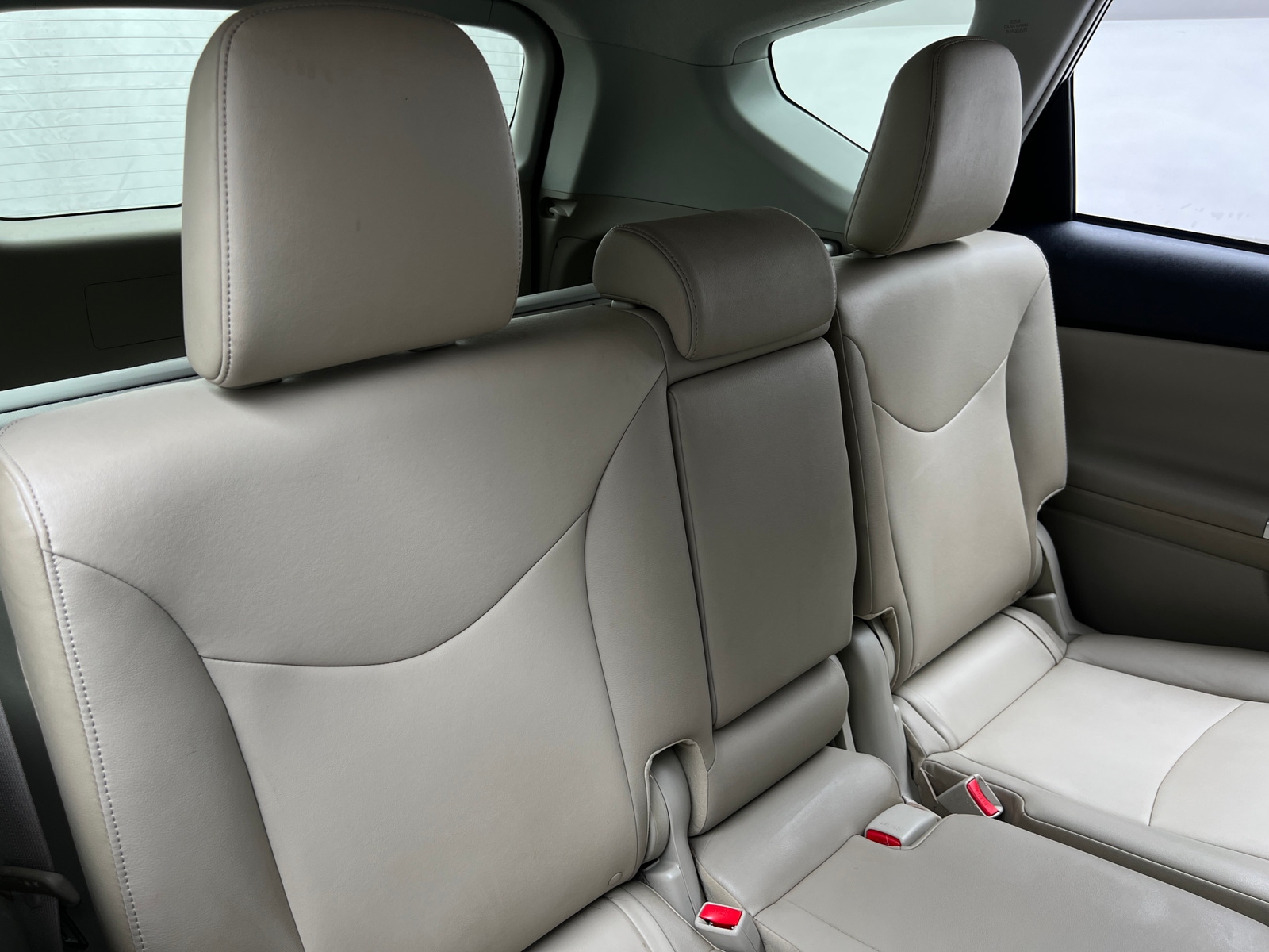 Thumbnail: 2012 Toyota Prius v - 6