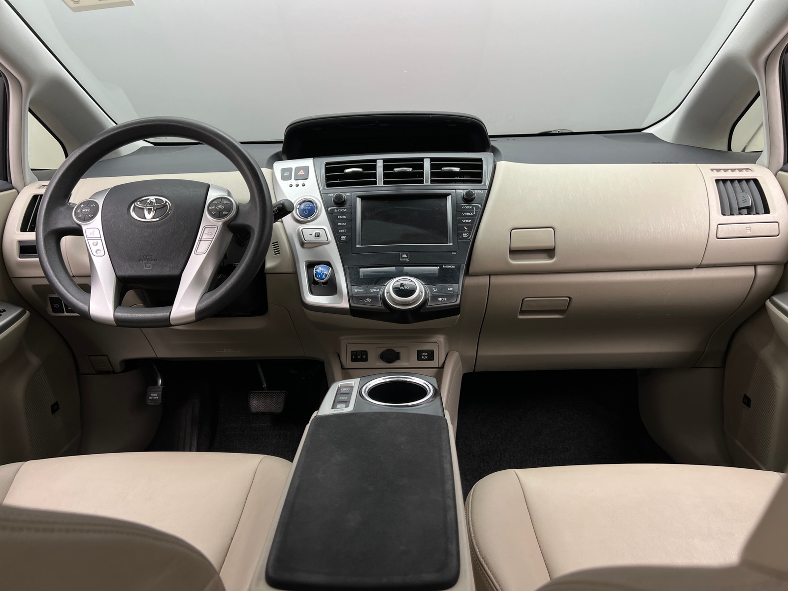 Thumbnail: 2012 Toyota Prius v - 3