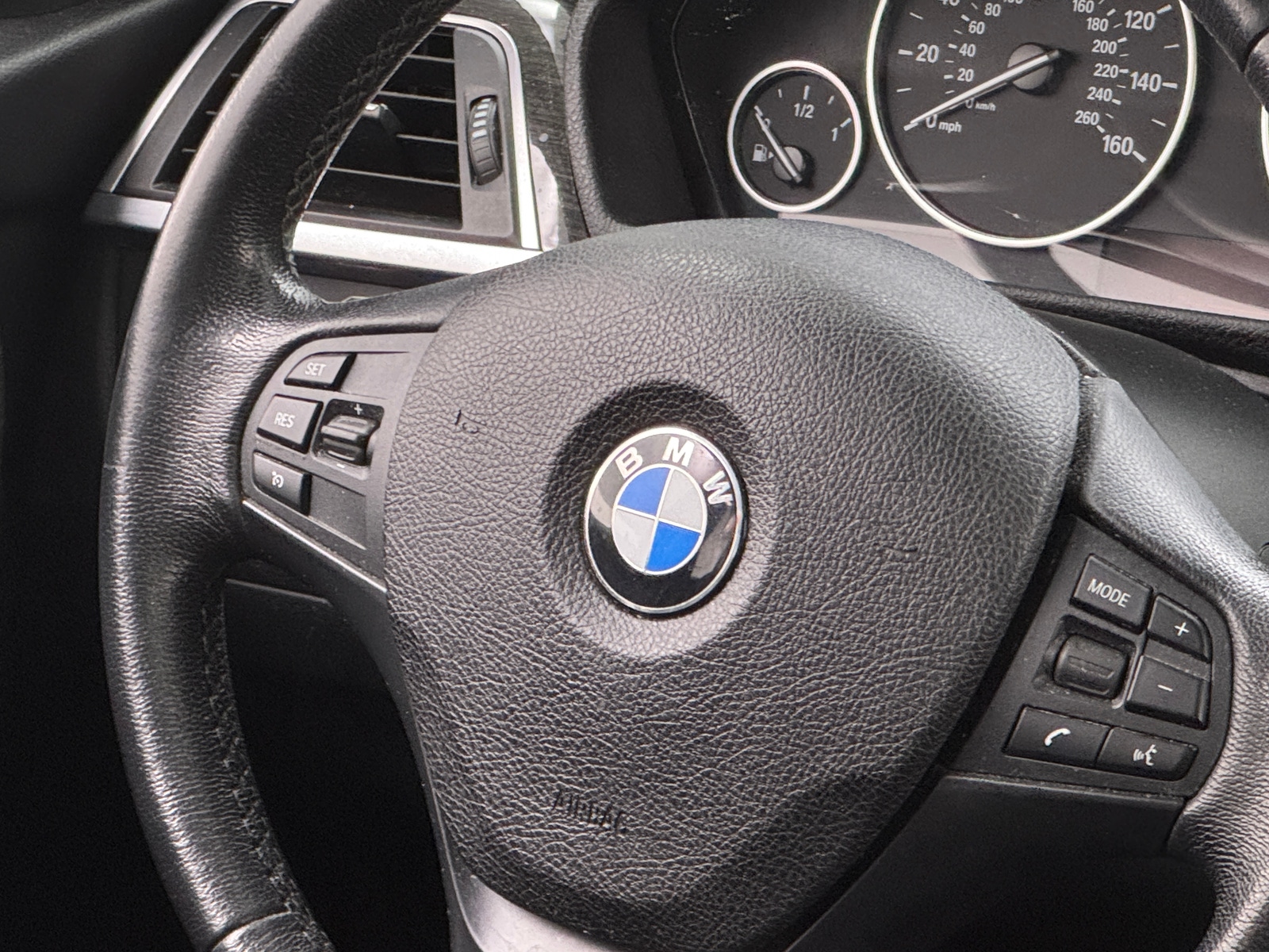 Thumbnail: 2018 BMW 3 Series - 4