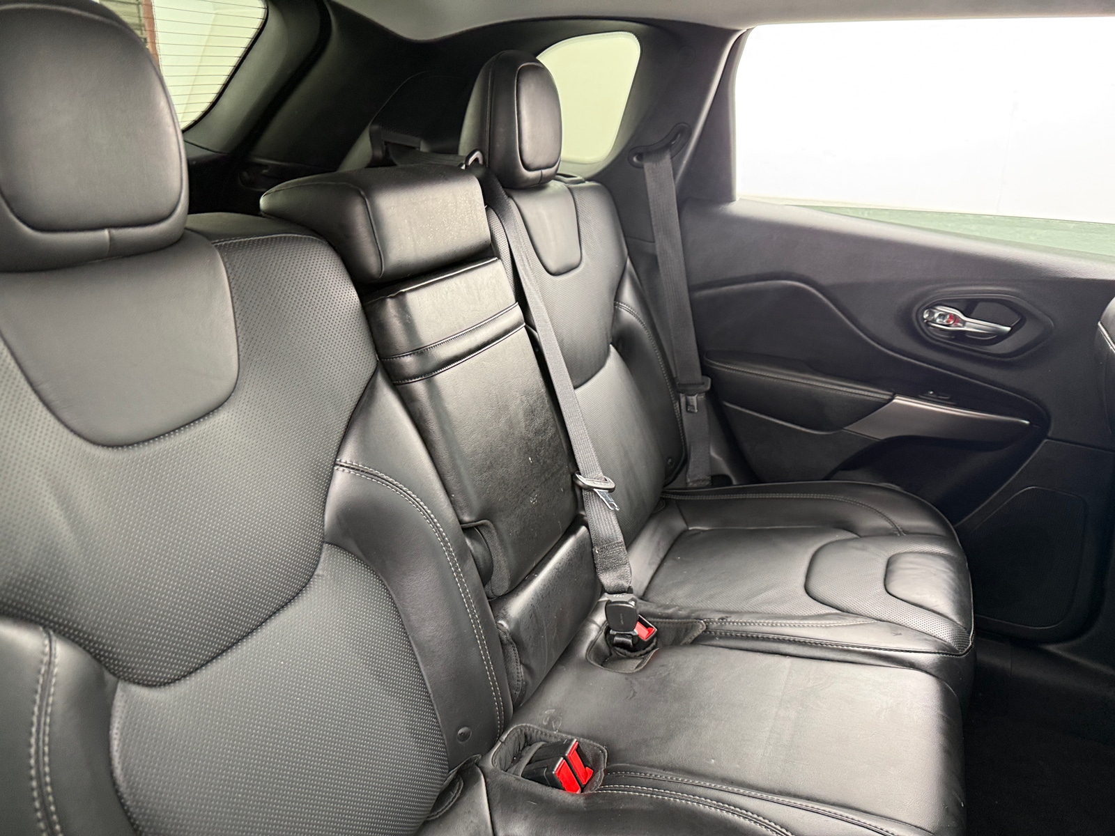 Thumbnail: 2019 Jeep Cherokee - 5