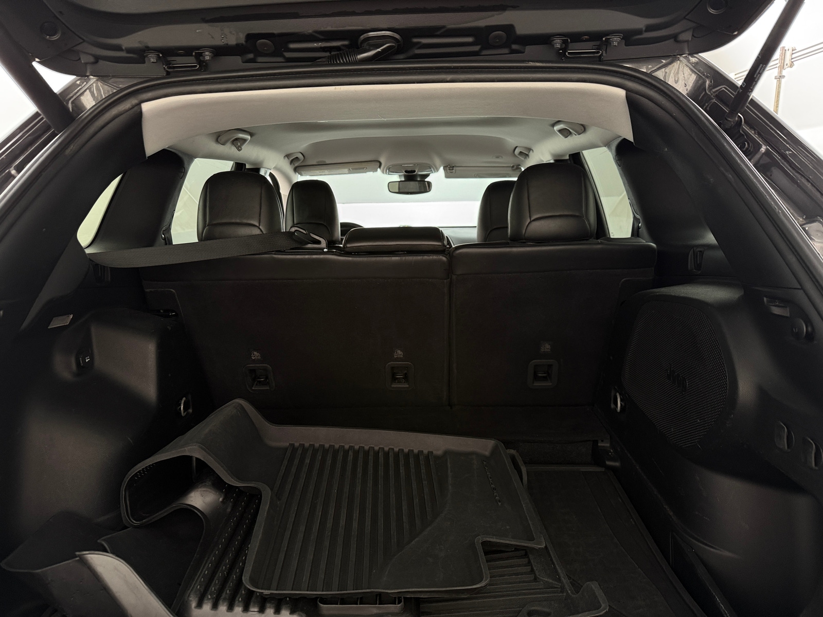 Thumbnail: 2019 Jeep Cherokee - 6