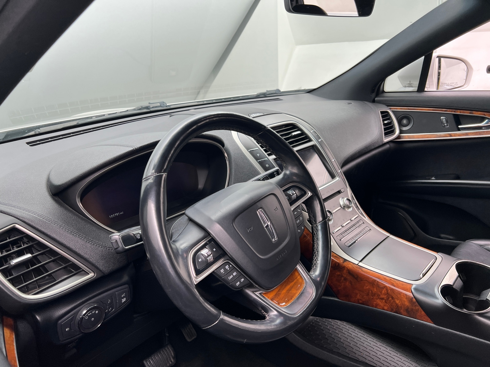 Thumbnail: 2019 Lincoln Nautilus - 4