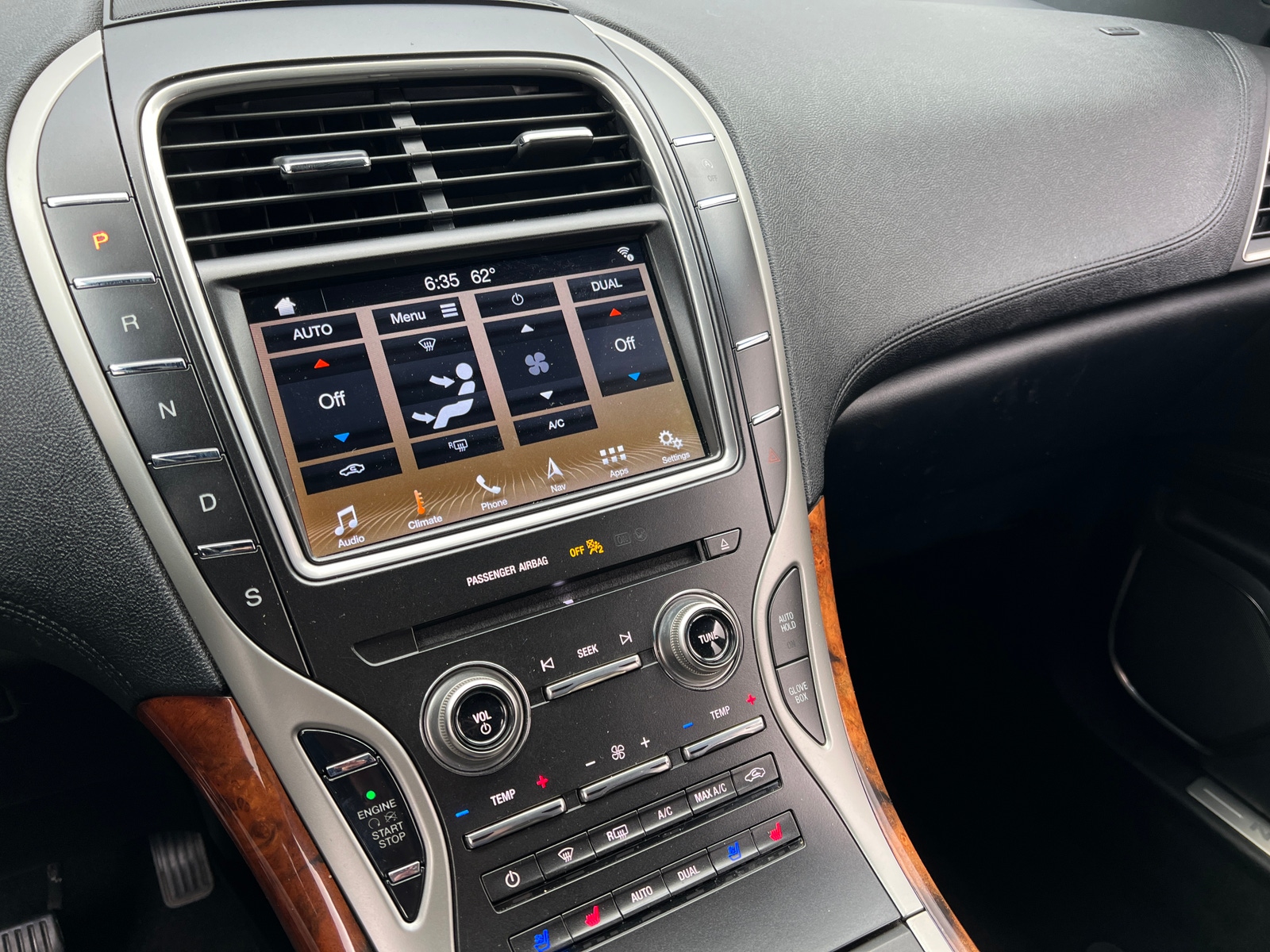 Thumbnail: 2019 Lincoln Nautilus - 3