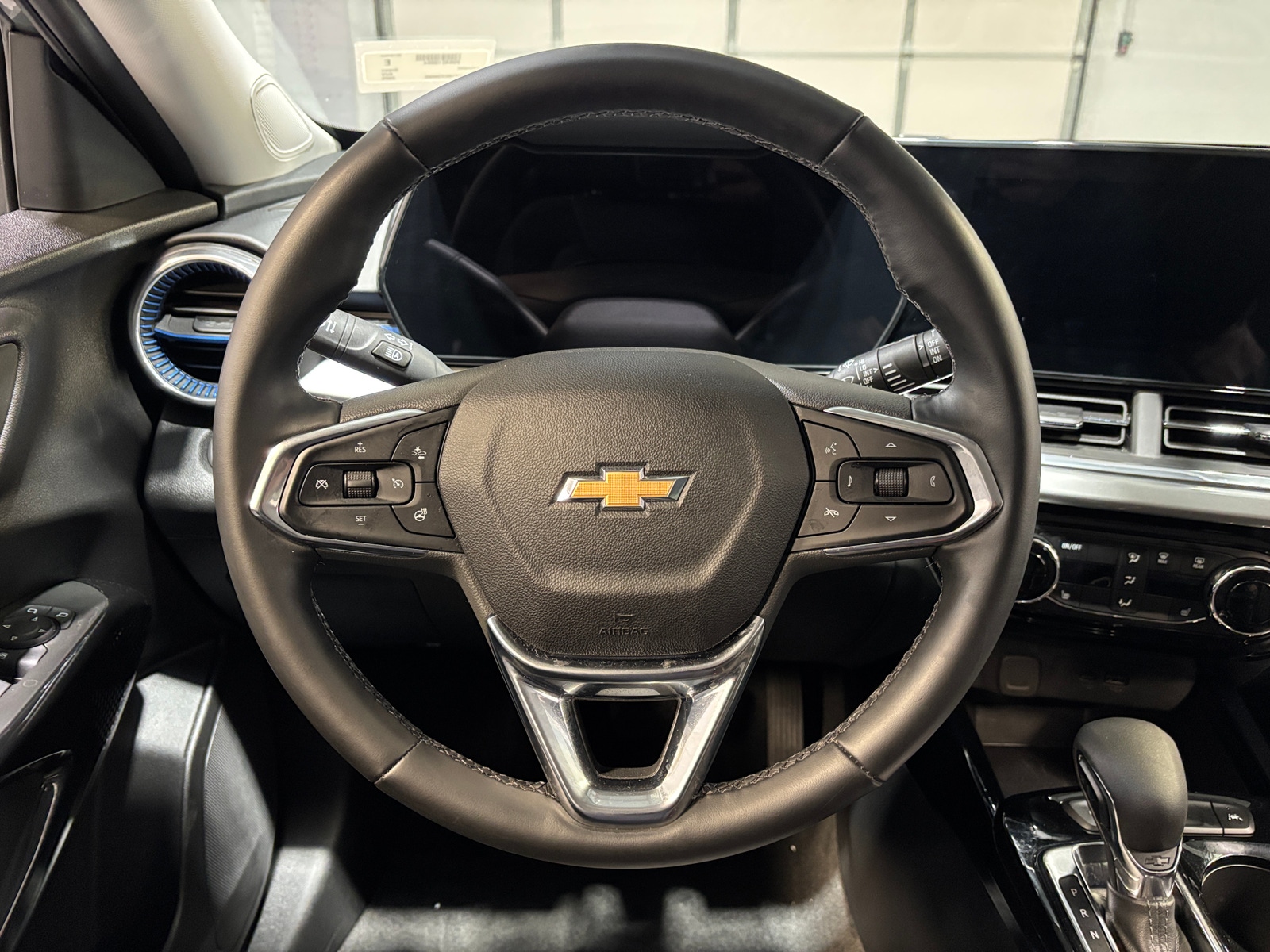 Thumbnail: 2025 Chevrolet Trax - 5