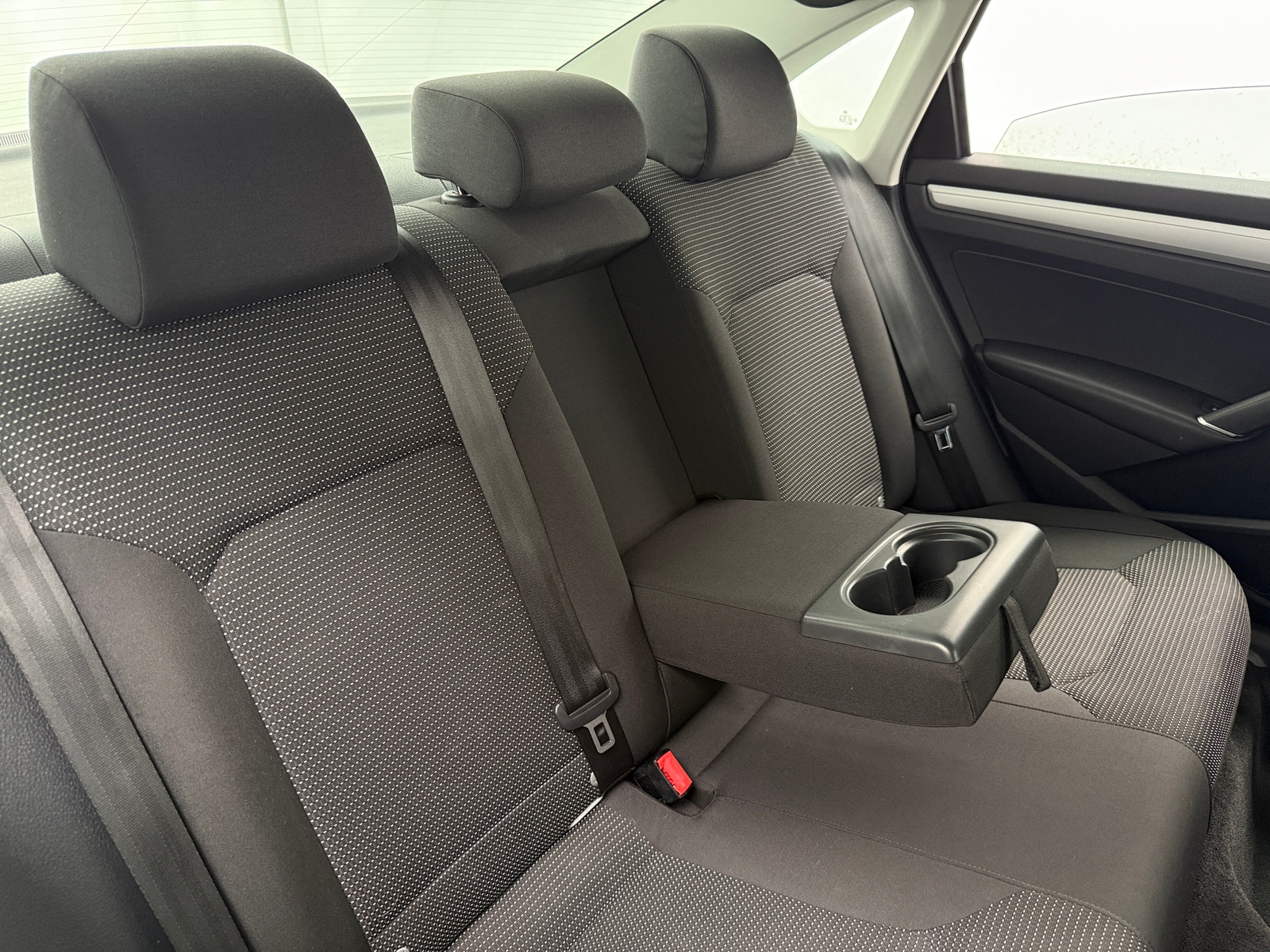 Thumbnail: 2016 Volkswagen Passat - 6