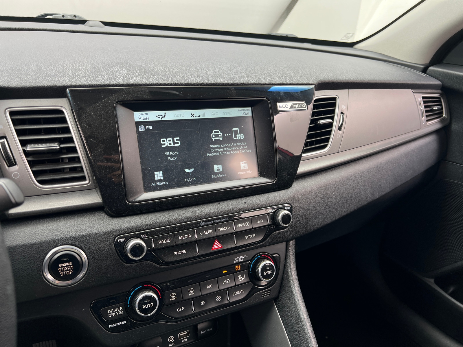 Thumbnail: 2019 Kia Niro - 4