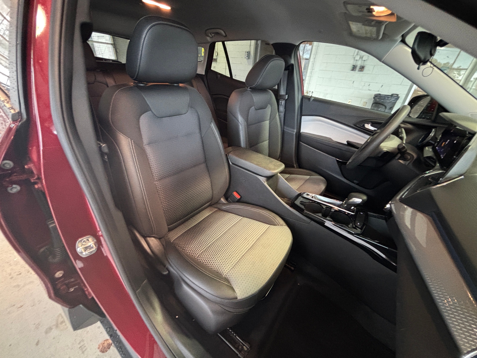 Thumbnail: 2025 Chevrolet Trax - 2