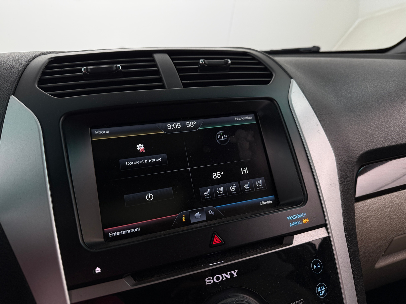 Thumbnail: 2014 Ford Explorer - 3