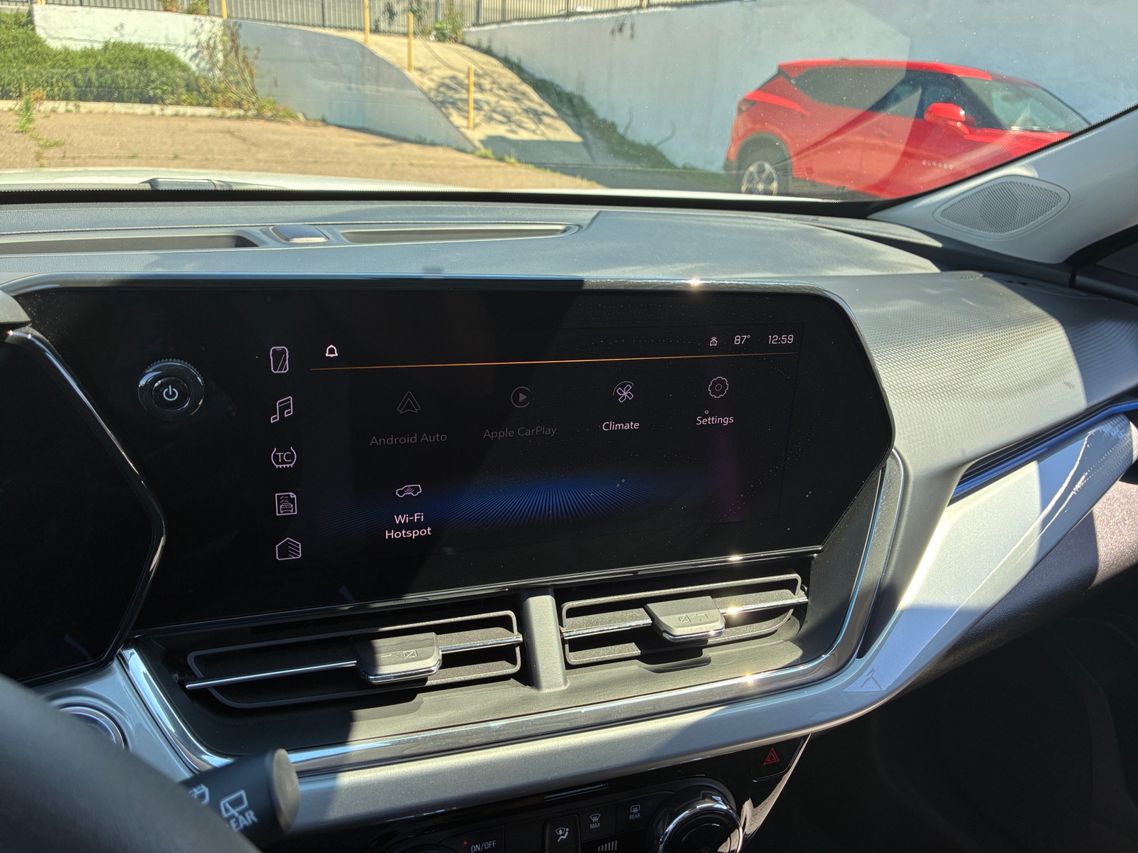 Thumbnail: 2025 Chevrolet Trax - 4