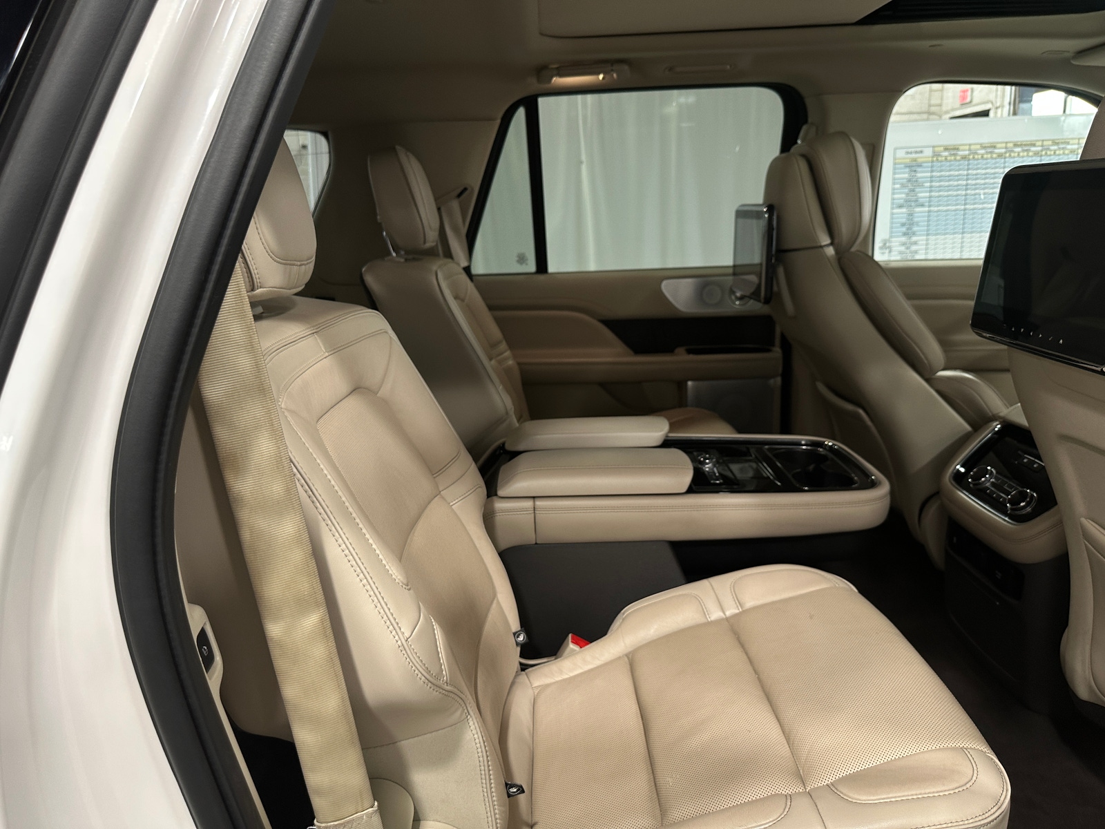 Thumbnail: 2019 Lincoln Navigator L - 5