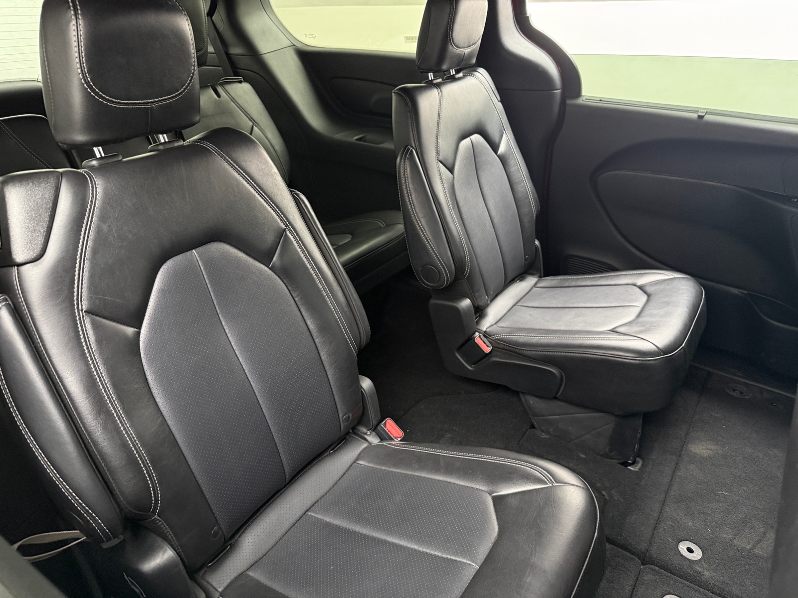 Thumbnail: 2025 Chrysler Pacifica - 5