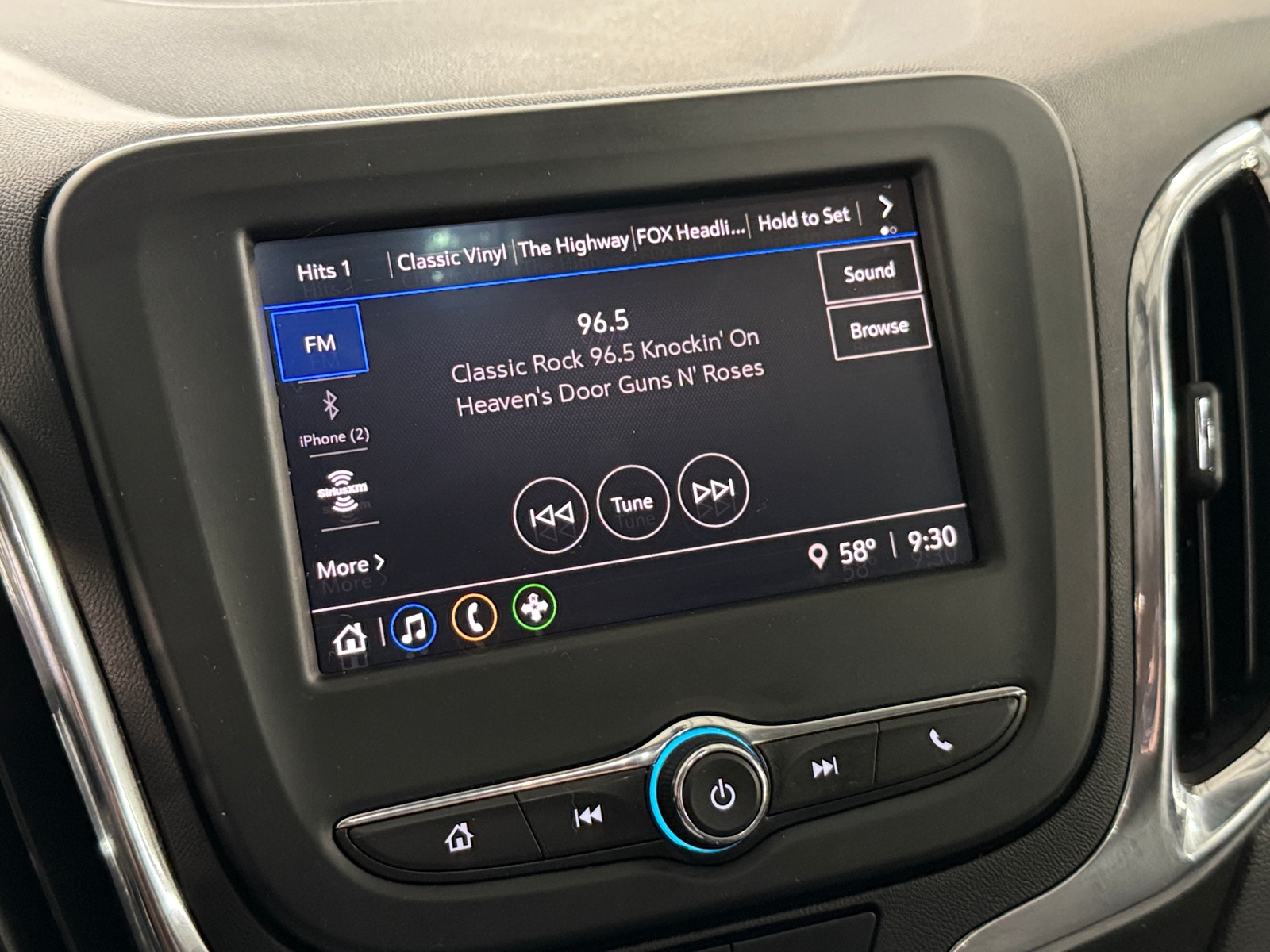 Thumbnail: 2023 Chevrolet Equinox - 4