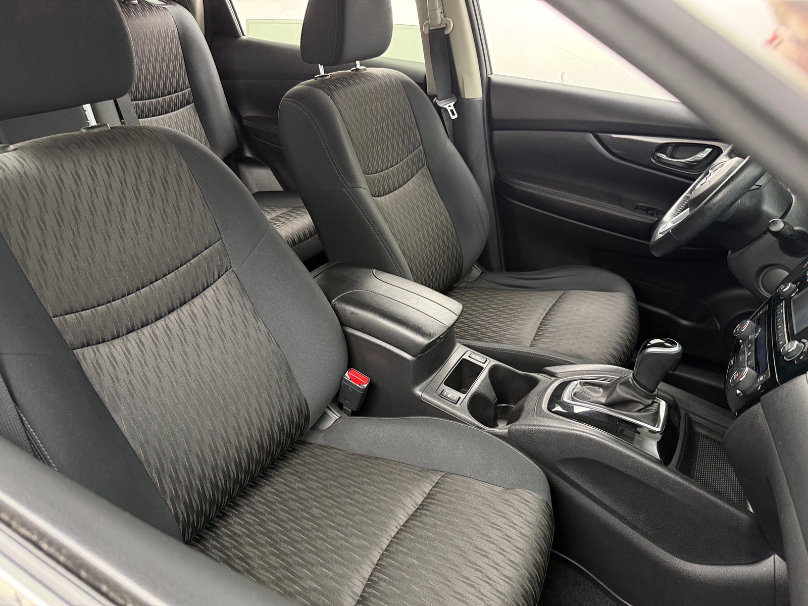 Thumbnail: 2017 Nissan Rogue - 2