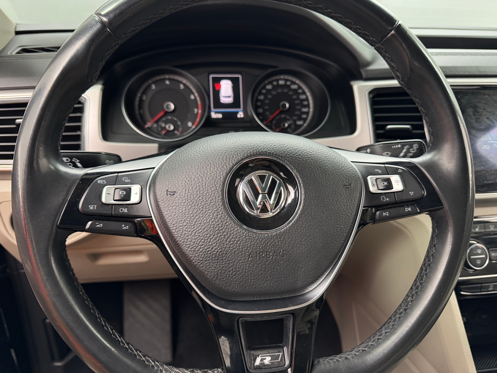 Thumbnail: 2018 Volkswagen Atlas - 4