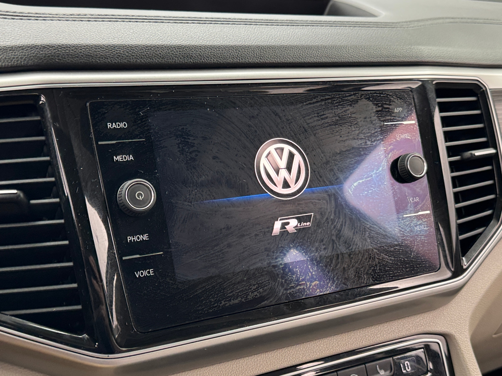 Thumbnail: 2018 Volkswagen Atlas - 3