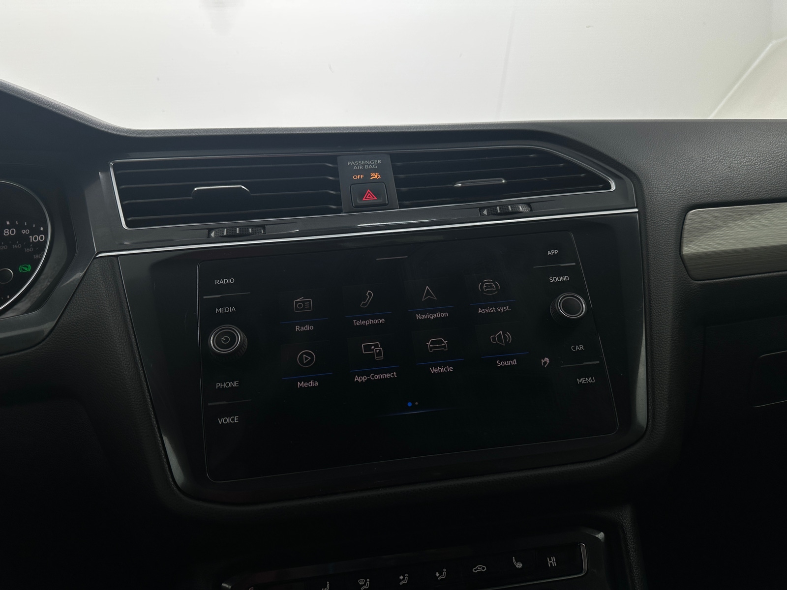 Thumbnail: 2021 Volkswagen Tiguan - 3