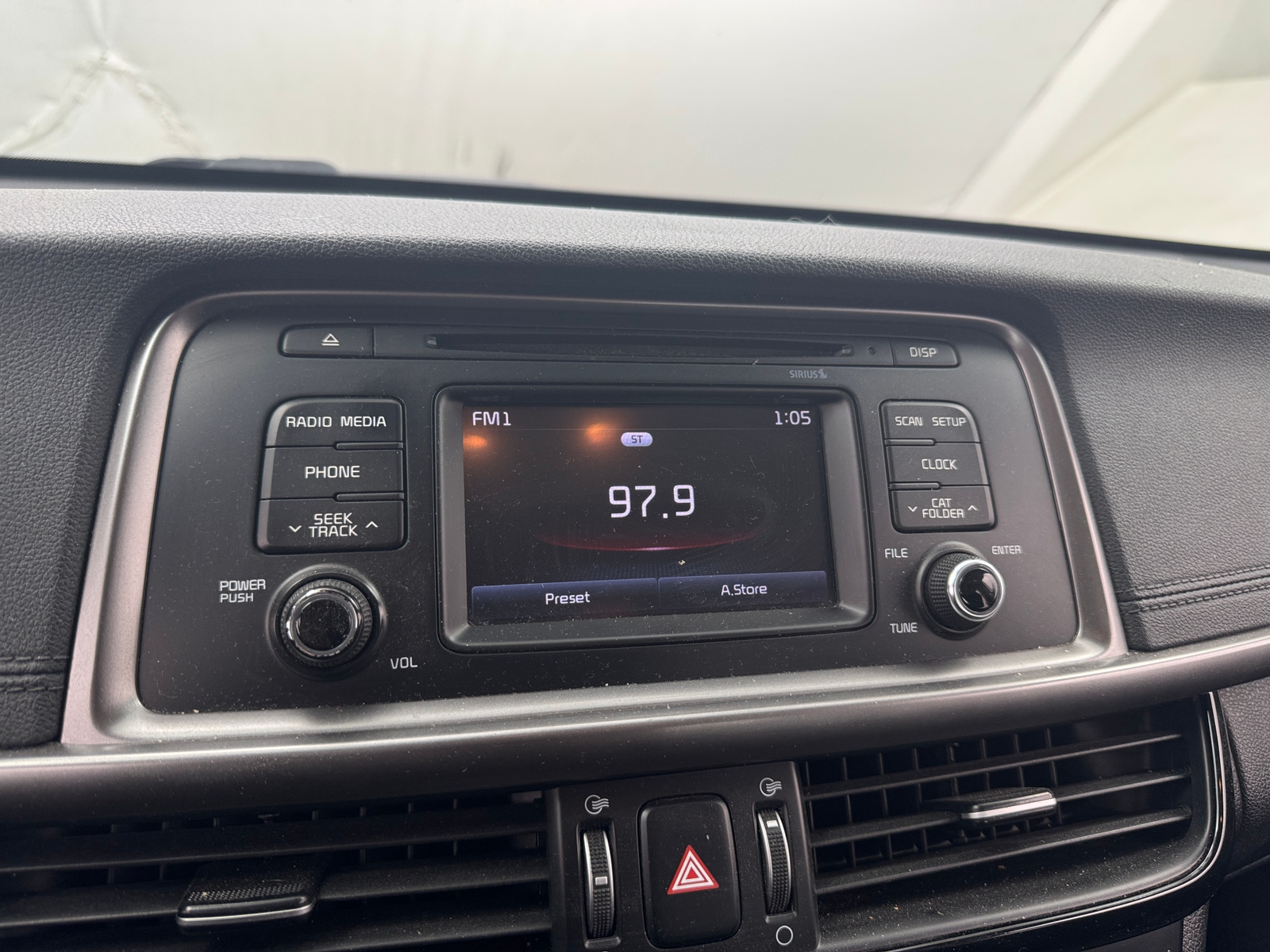 Thumbnail: 2016 Kia Optima - 4