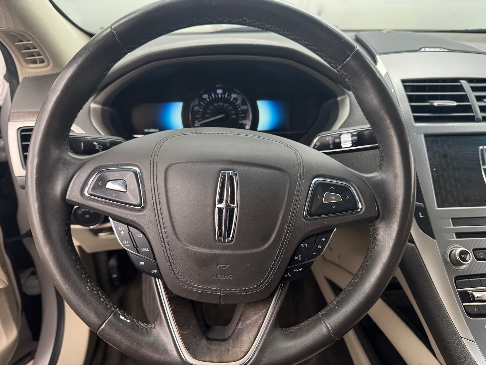 Thumbnail: 2018 Lincoln MKZ - 4