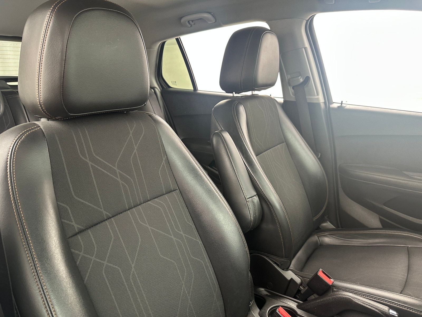 Thumbnail: 2017 Chevrolet Trax - 2