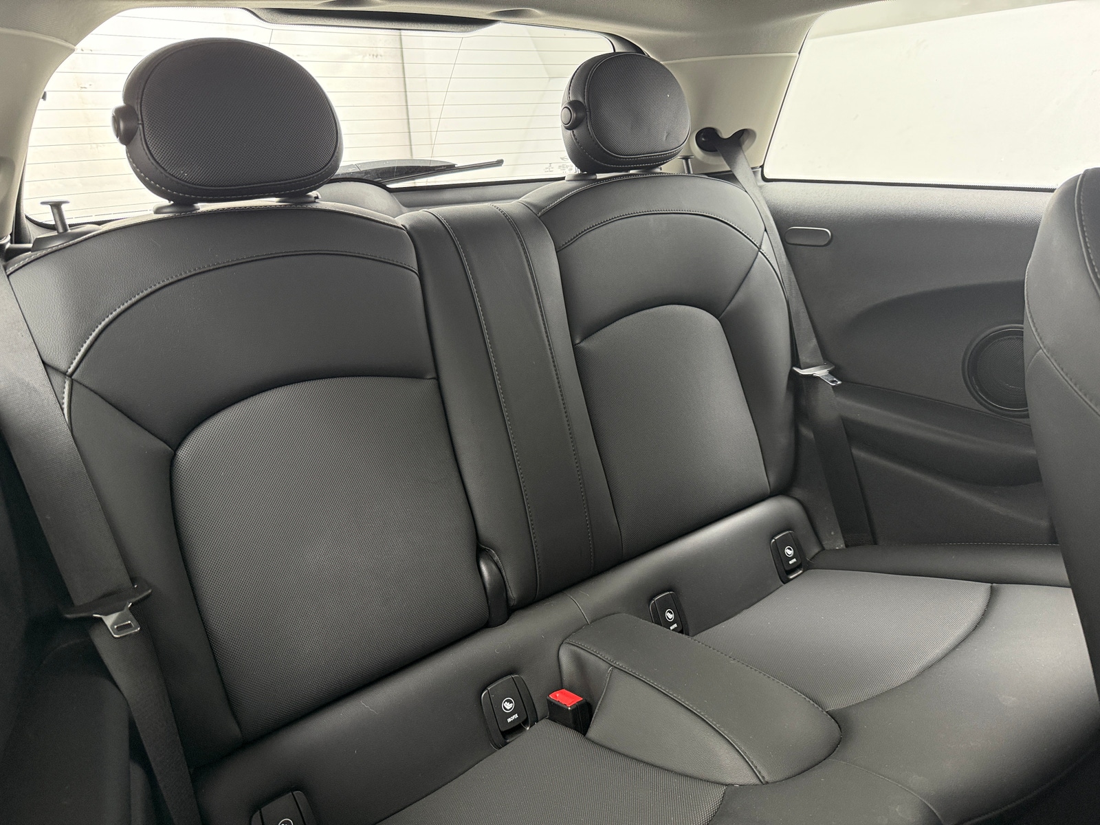 Thumbnail: 2022 MINI Cooper Hardtop - 5