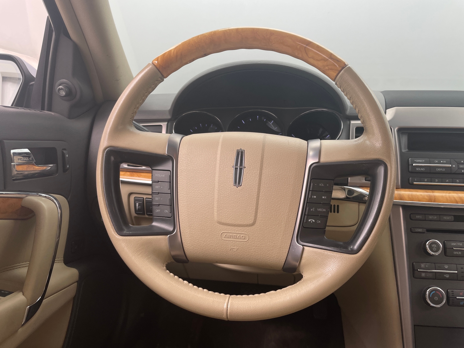 Thumbnail: 2012 Lincoln MKZ - 4