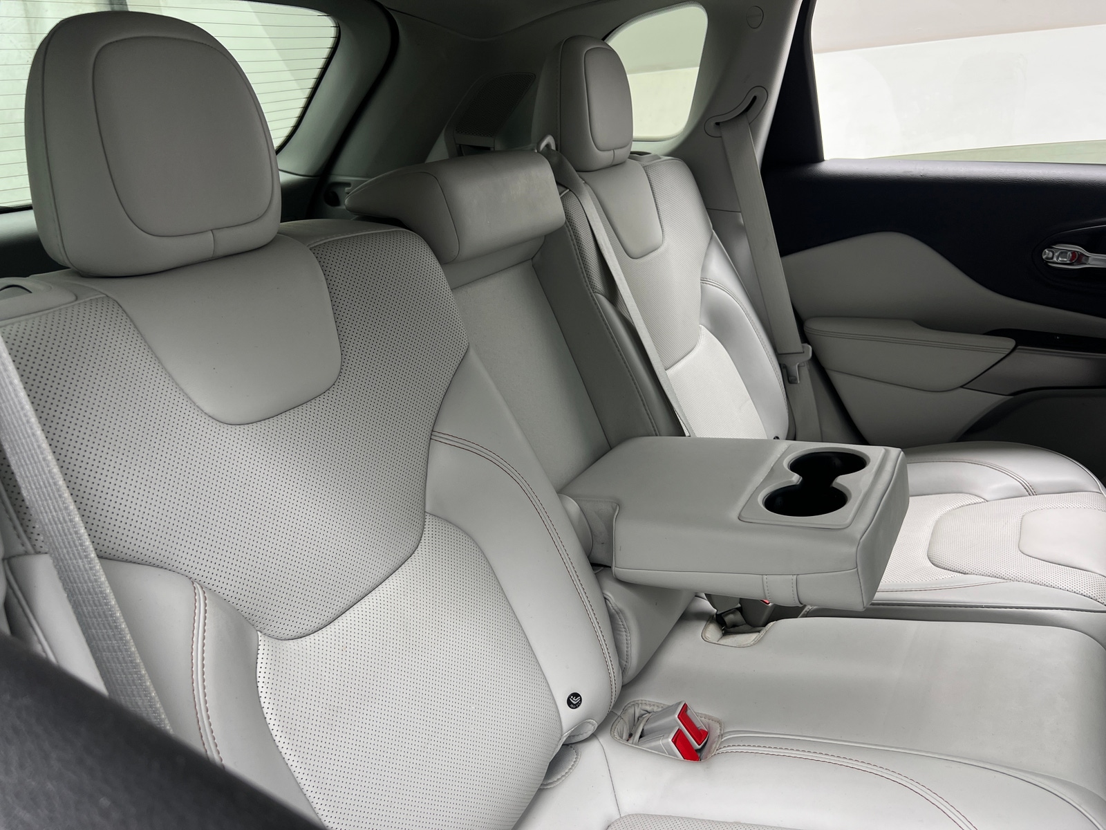 Thumbnail: 2019 Jeep Cherokee - 5