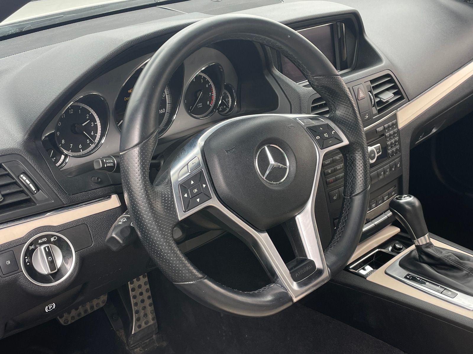 Thumbnail: 2012 Mercedes-Benz E-Class - 4