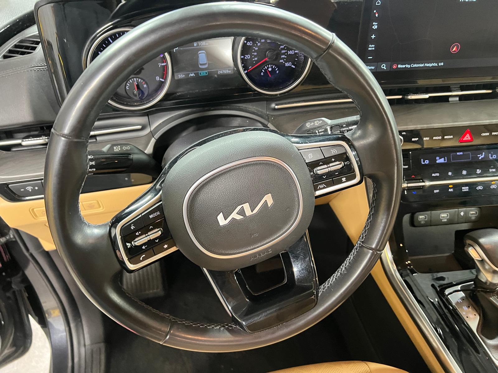 Thumbnail: 2023 Kia Carnival - 4