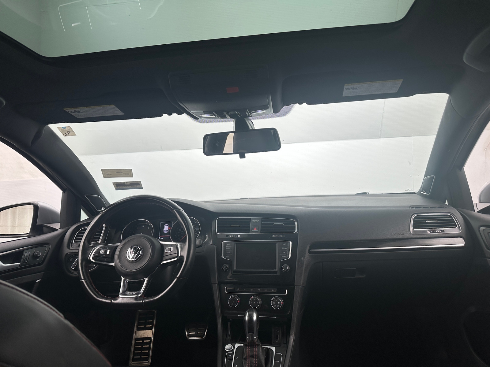 Thumbnail: 2017 Volkswagen Golf - 2