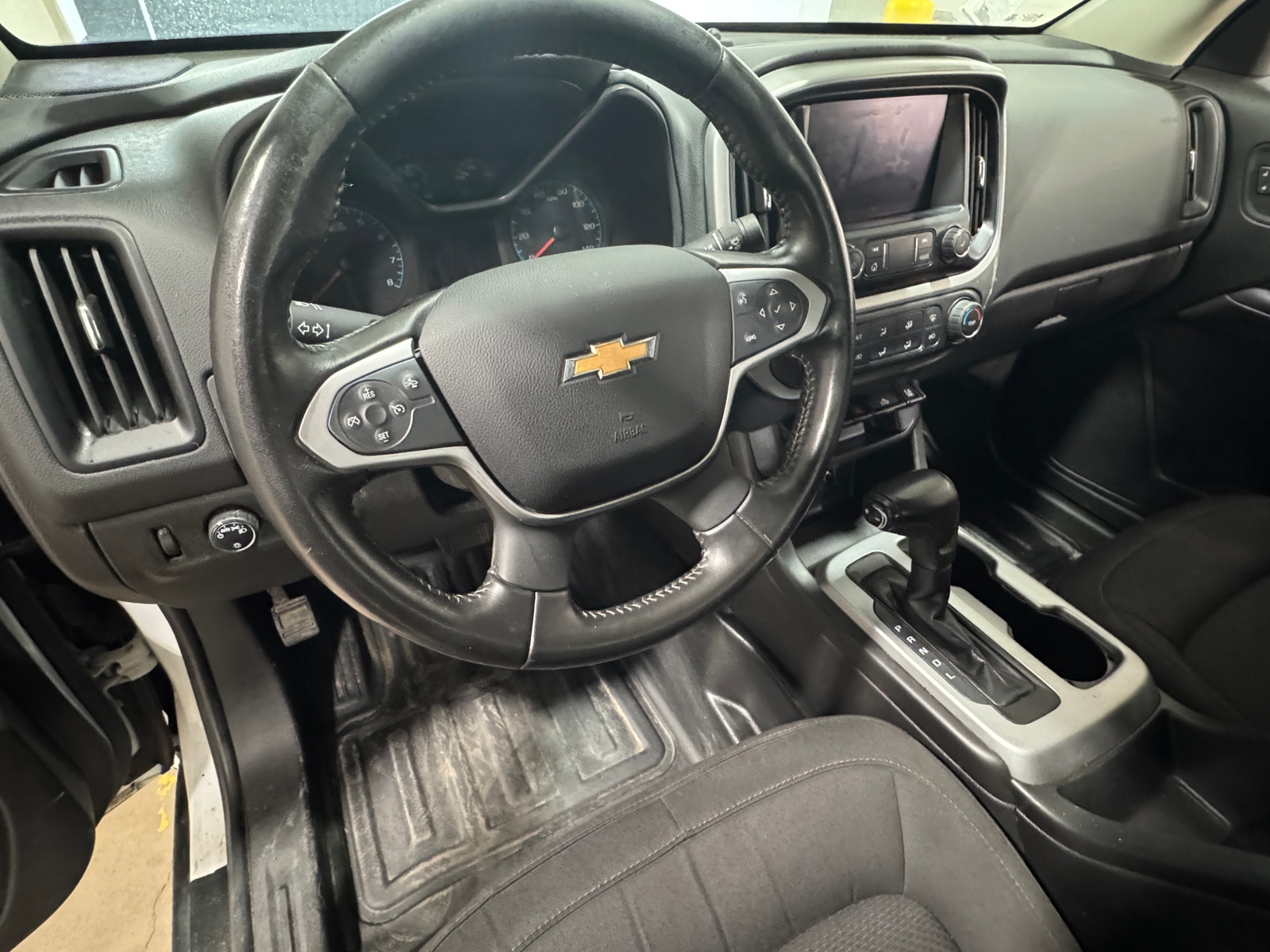 Thumbnail: 2021 Chevrolet Colorado - 3