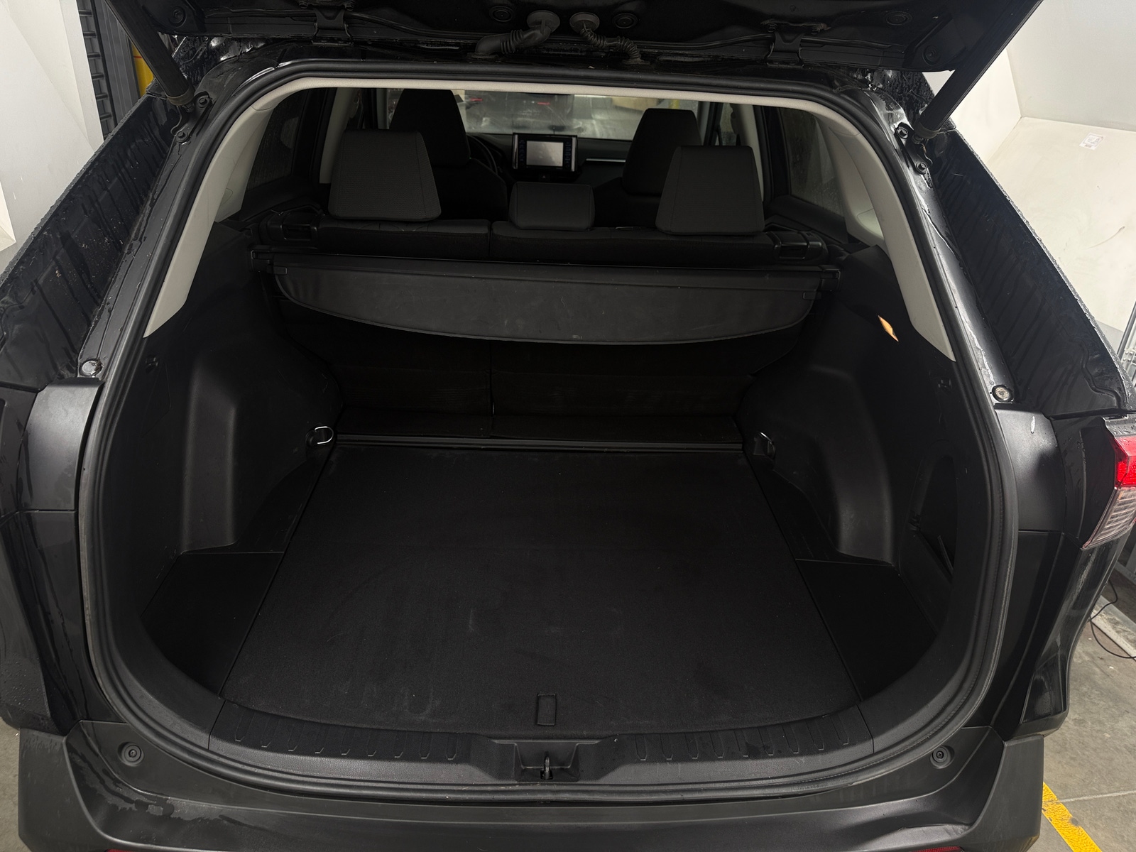 Thumbnail: 2021 Toyota RAV4 - 7