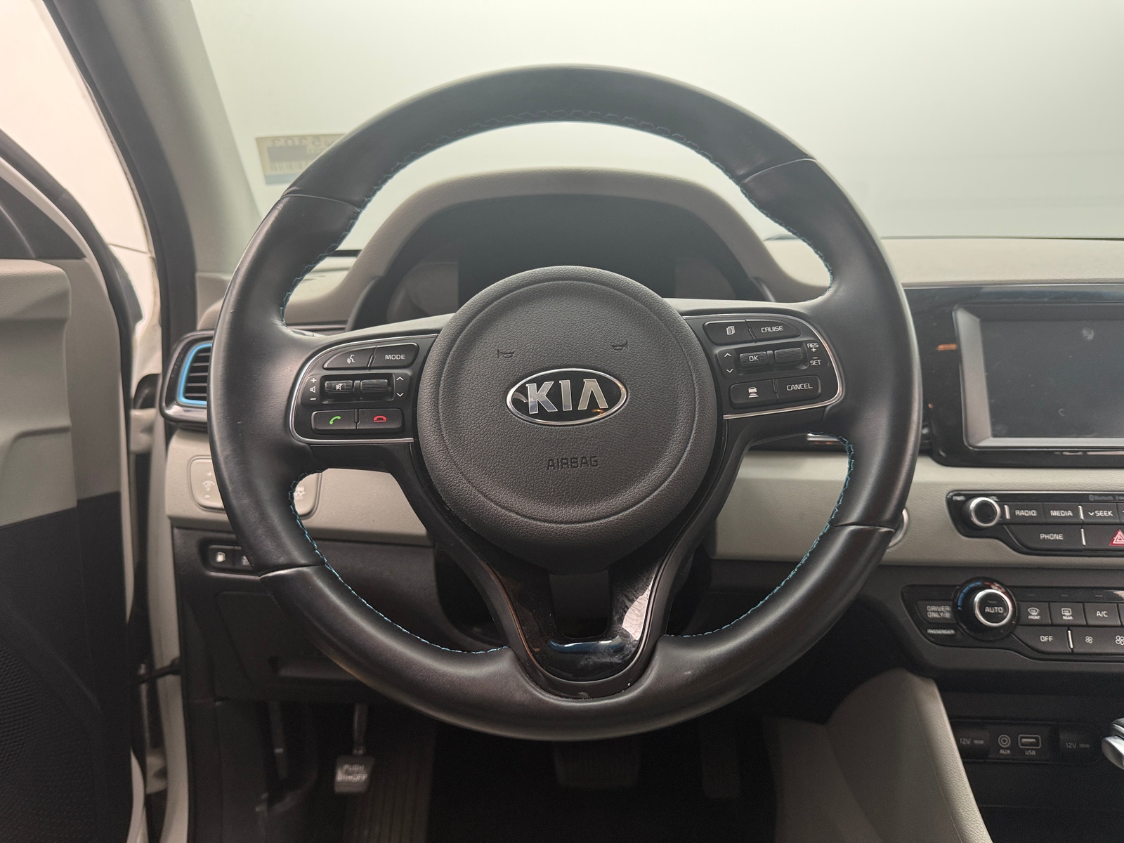Thumbnail: 2019 Kia Niro - 4