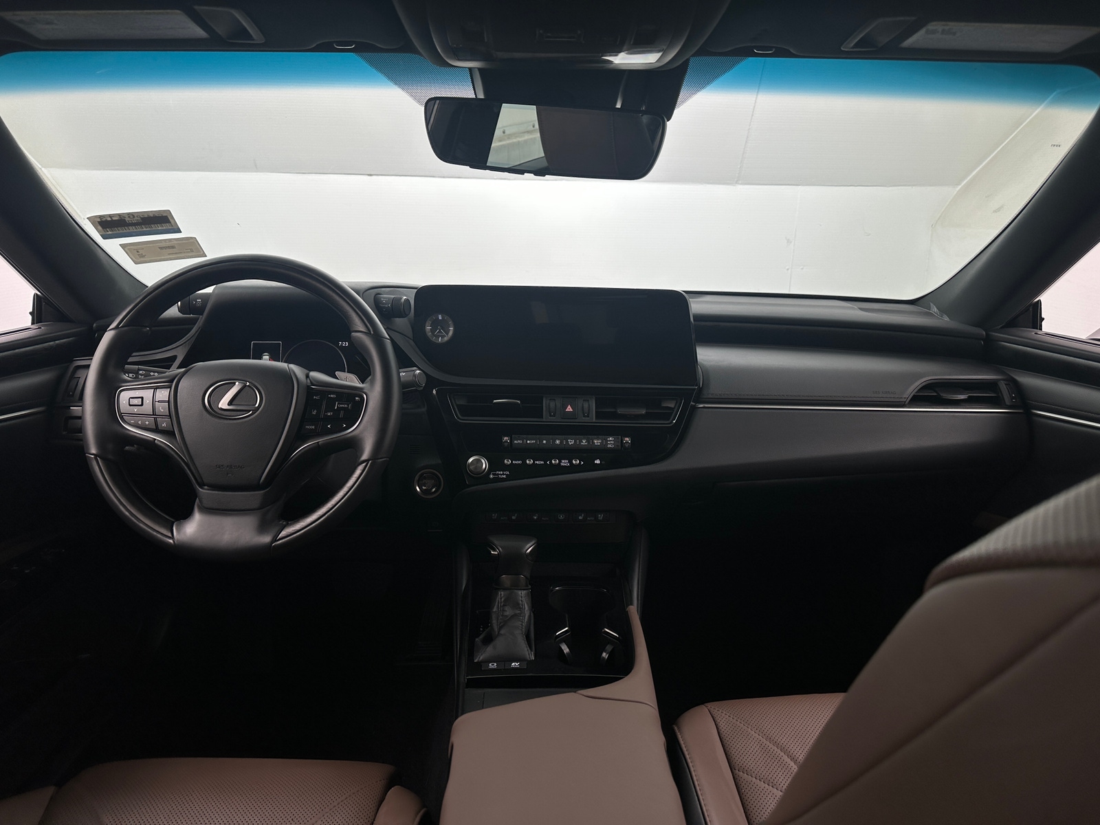 Thumbnail: 2024 Lexus ES - 2