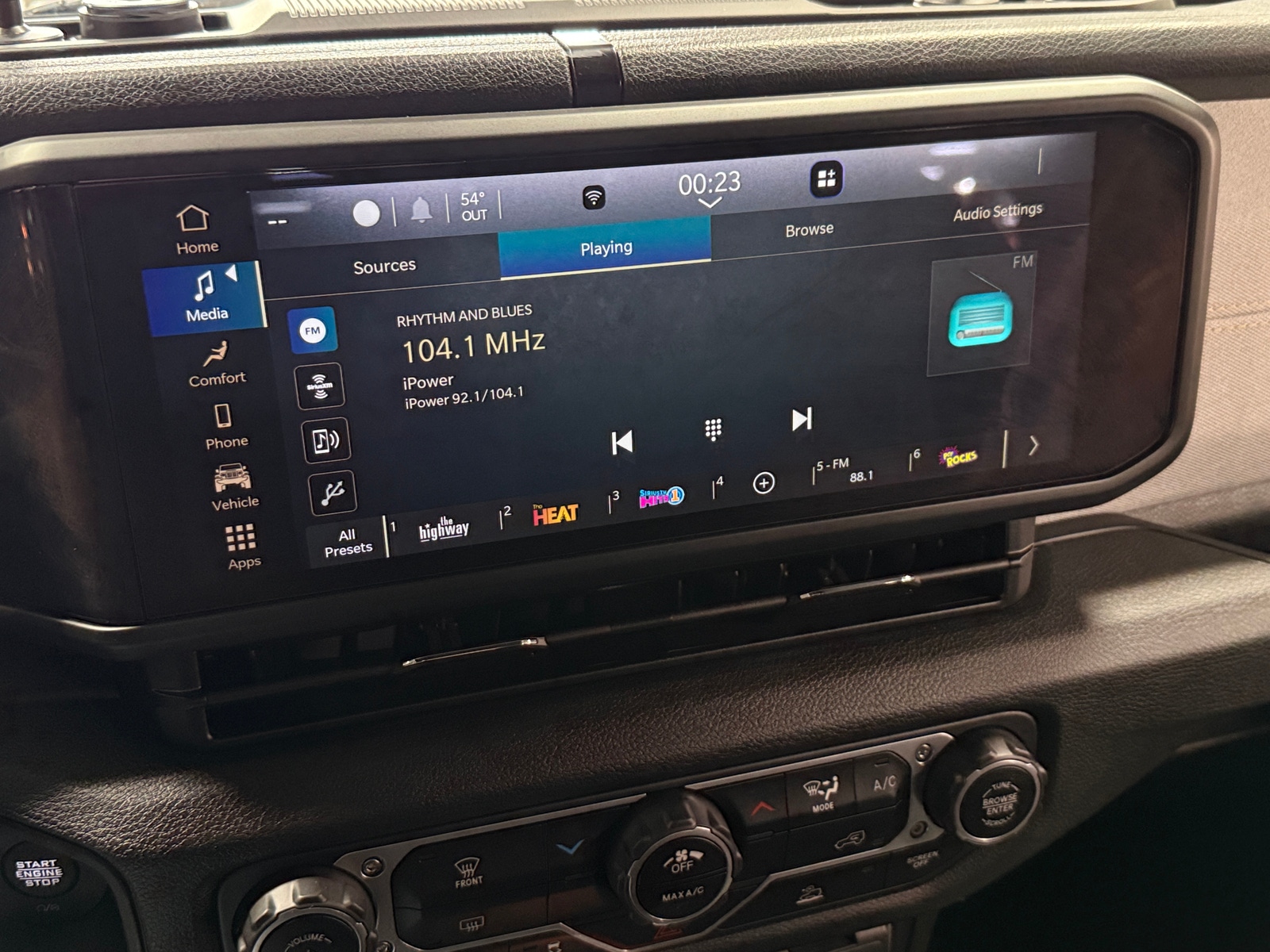 Thumbnail: 2024 Jeep Gladiator - 4