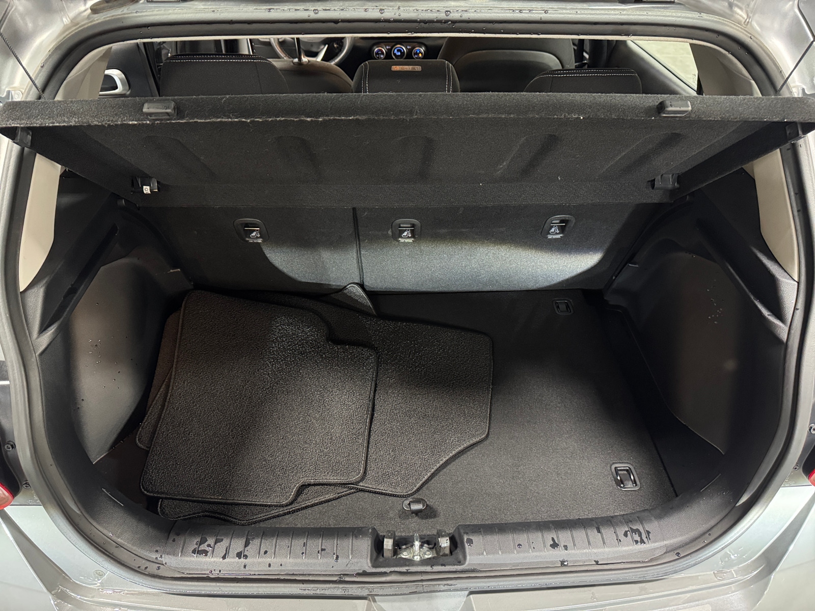 Thumbnail: 2022 Hyundai Venue - 7