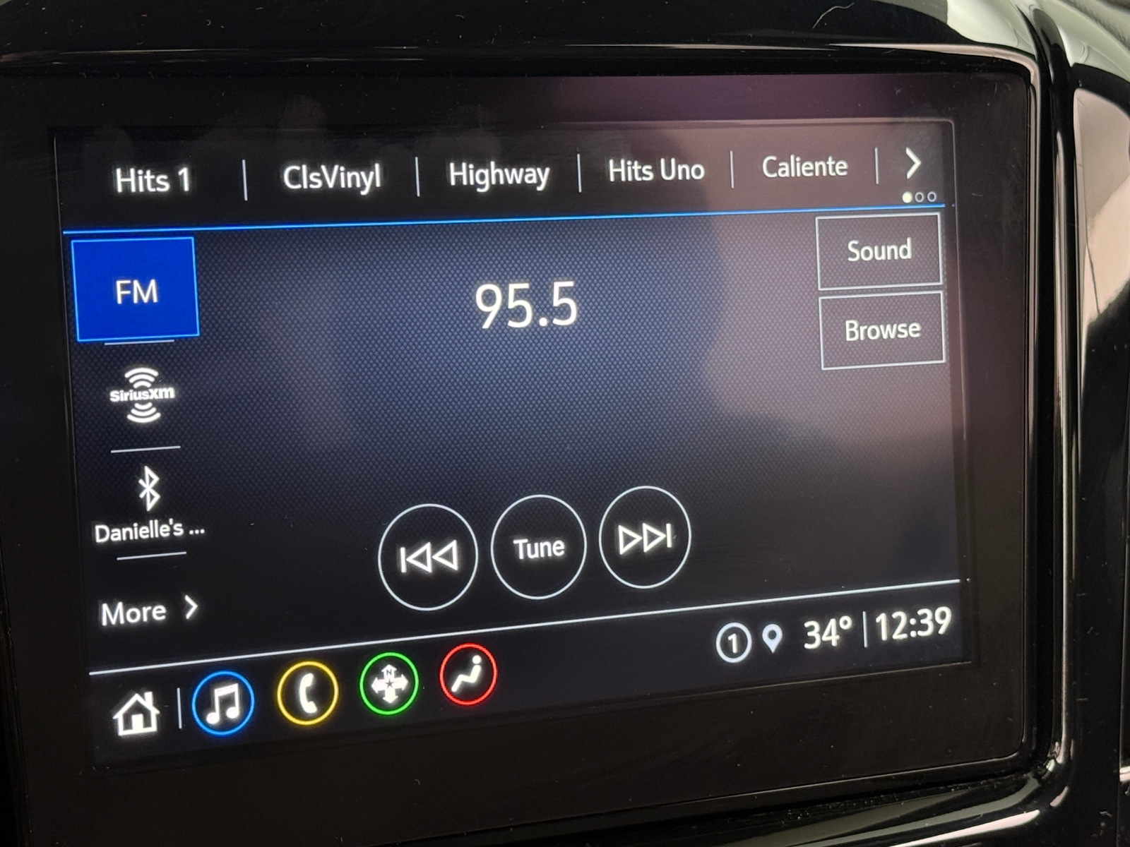 Thumbnail: 2023 Chevrolet Traverse - 4