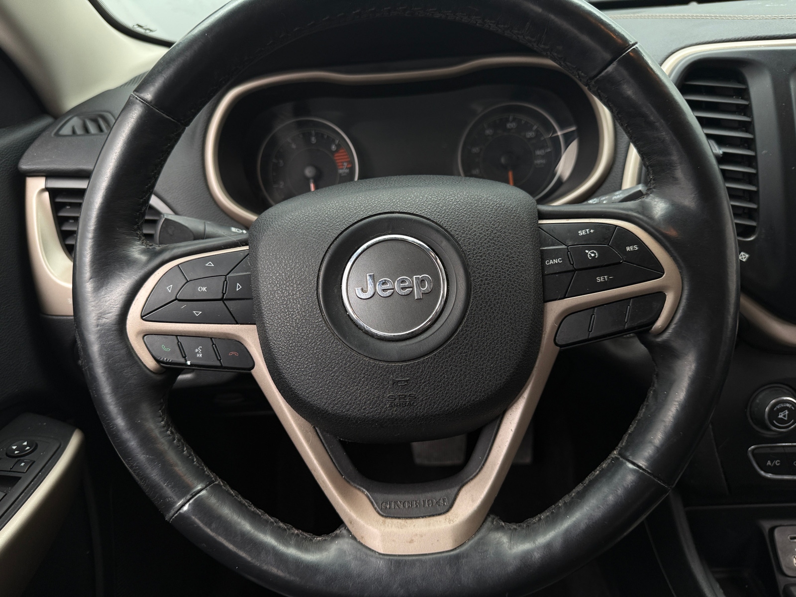 Thumbnail: 2018 Jeep Cherokee - 4