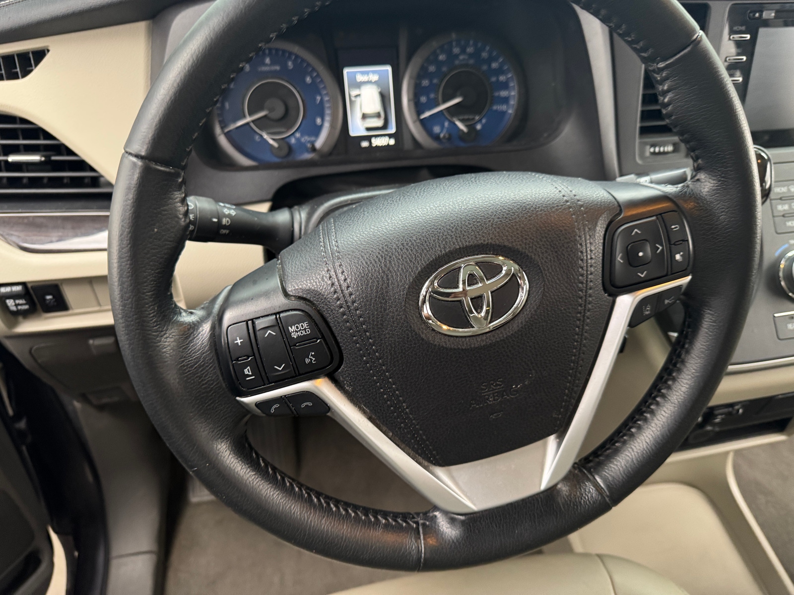 Thumbnail: 2020 Toyota Sienna - 4