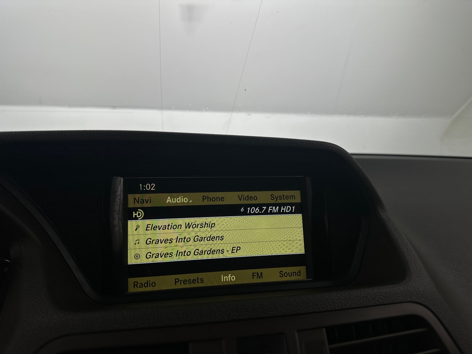 Thumbnail: 2011 Mercedes-Benz E-Class - 2