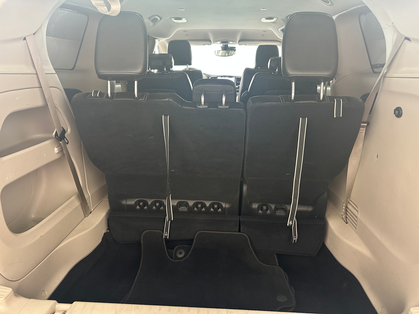 Thumbnail: 2024 Chrysler Pacifica - 6