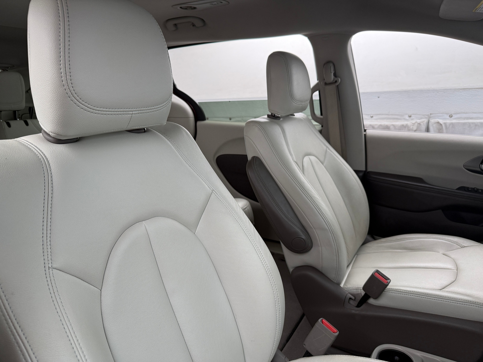 Thumbnail: 2017 Chrysler Pacifica - 2