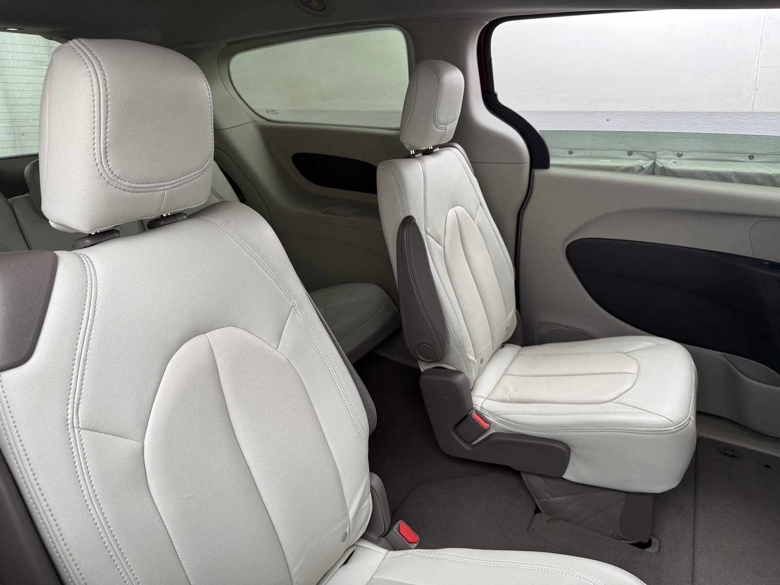 Thumbnail: 2017 Chrysler Pacifica - 6