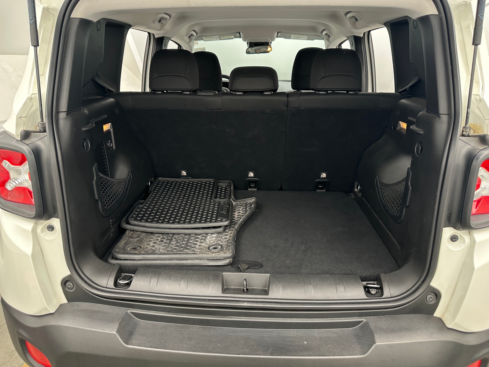 Thumbnail: 2017 Jeep Renegade - 7