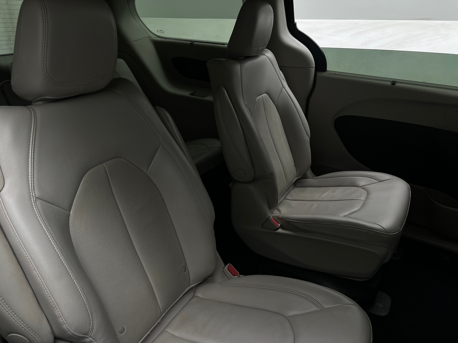 Thumbnail: 2021 Chrysler Pacifica - 5